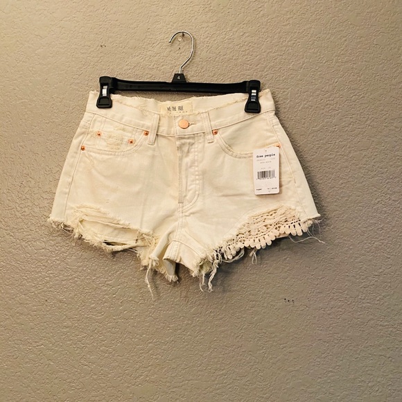 Free People Daisy Chain Lace Short in White NWT - Picture 5 of 6